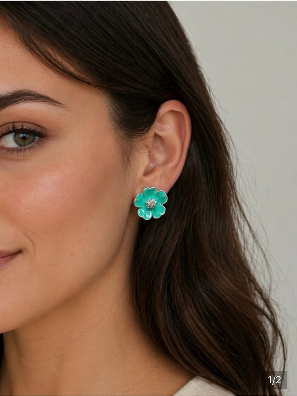 NWT Green Flower Earrings - Silvertone
